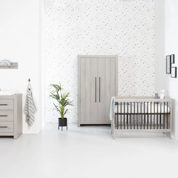 Europe Baby Vittoria Babykamer Grijs / Zwart | Bed 60 X 120 Cm + Commode 1 Europe Baby Vittoria Babykamer Grijs / Zwart | Bed 60 X 120 Cm + Commode