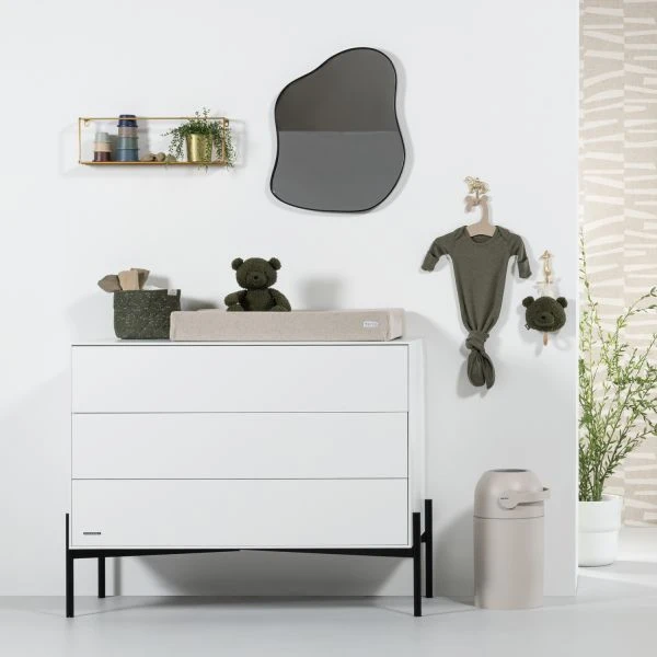 Kidsmill Boutique Babykamer Wit / Zwart | Bed 60 X 120 Cm + Commode 2 Kidsmill Boutique Babykamer Wit / Zwart | Bed 60 X 120 Cm + Commode - Afbeelding 2