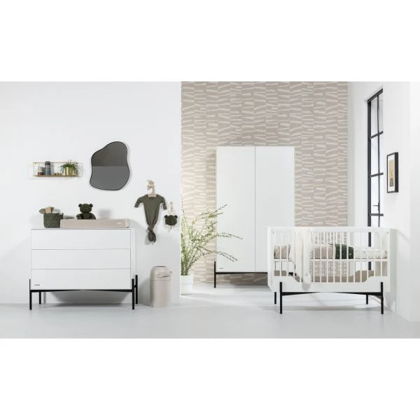 Kidsmill Boutique Babykamer Wit / Zwart | Bed 60 X 120 Cm + Commode 3 Kidsmill Boutique Babykamer Wit / Zwart | Bed 60 X 120 Cm + Commode - Afbeelding 3