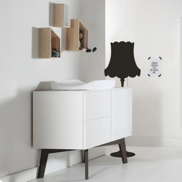 Kidsmill Sixties Babykamer Wit Mat / Walnoot | Bed 60 X 120 Cm + Commode 2 Kidsmill Sixties Babykamer Wit Mat / Walnoot | Bed 60 X 120 Cm + Commode - Afbeelding 2