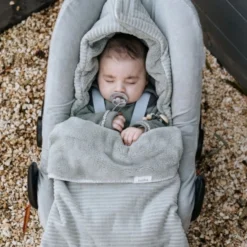 Koeka Vik Teddy Voetenzak Shadow Green 7 Koeka Vik Teddy Voetenzak Shadow Green -Babykamers Verkoopwinkel koeka vik teddy voetenzak shadow green 1 9db8