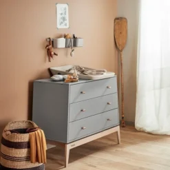 Leander Luna Commode Grey / Oak -Babykamers Verkoopwinkel leander luna commode grey oak sfeer d4b5