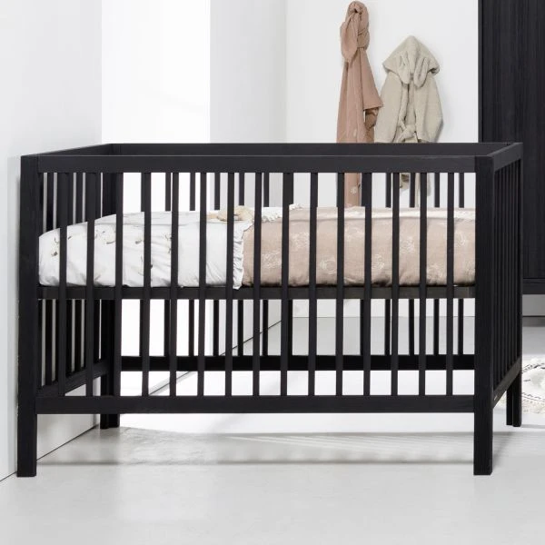 Kidsmill Pure Wood Babykamer Zwart Geborsteld | Bed 60 X 120 Cm + Commode 2 Kidsmill Pure Wood Babykamer Zwart Geborsteld | Bed 60 X 120 Cm + Commode - Afbeelding 2