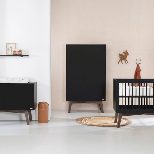 Kidsmill Sixties Babybed Zwart Mat / Walnoot 60 X 120 Cm 4 Kidsmill Sixties Babybed Zwart Mat / Walnoot 60 X 120 Cm - Afbeelding 4