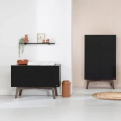 Kidsmill Sixties Babykamer Zwart Mat / Walnoot | Bed 60 X 120 Cm + Commode -Babykamers Verkoopwinkel sixties zwart donker noten sfeer zonder bladvergroter 4 e6aa