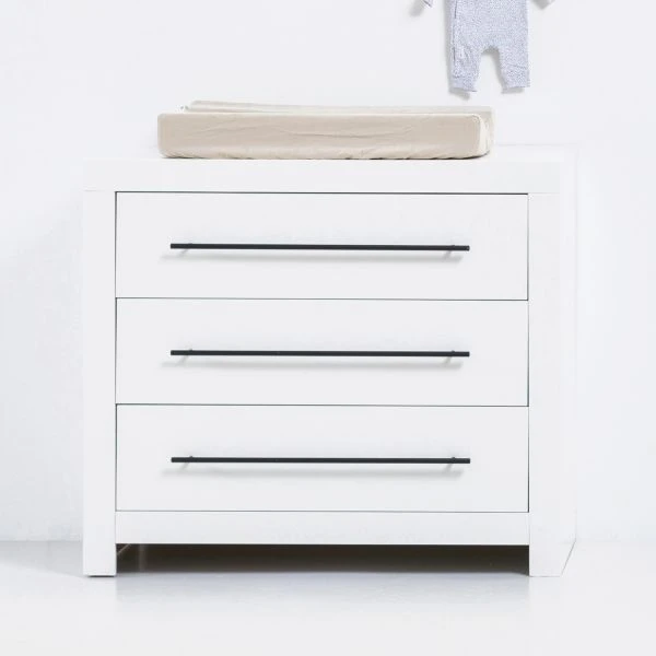 Europe Baby Vittoria III Babykamer Wit | Bed 60 X 120 Cm + Commode 2 Europe Baby Vittoria III Babykamer Wit | Bed 60 X 120 Cm + Commode - Afbeelding 2